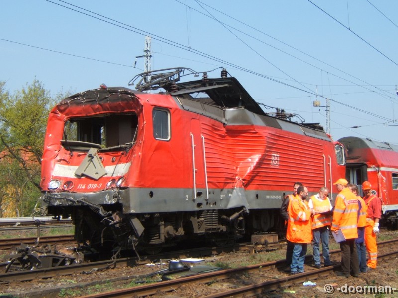 Baureihen/Elektro/BR 114/114 019-3 b